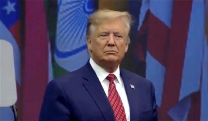 महिला अंतरिक्ष यात्री से बातचीत के गलत अंदाज के कारण विवाद में फंसे ट्रंप