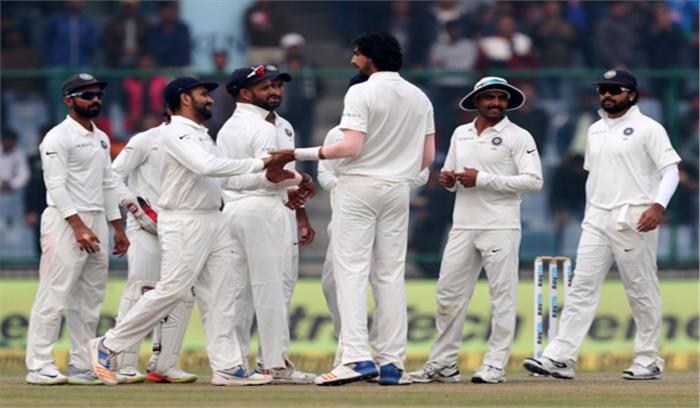 दिल्ली टेस्ट: श्रीलंका बैकफुट पर, 33 रनों पर 3 विकेट दिल्ली टेस्ट: श्रीलंका बैकफुट पर, 33 रनों पर 3 विकेट