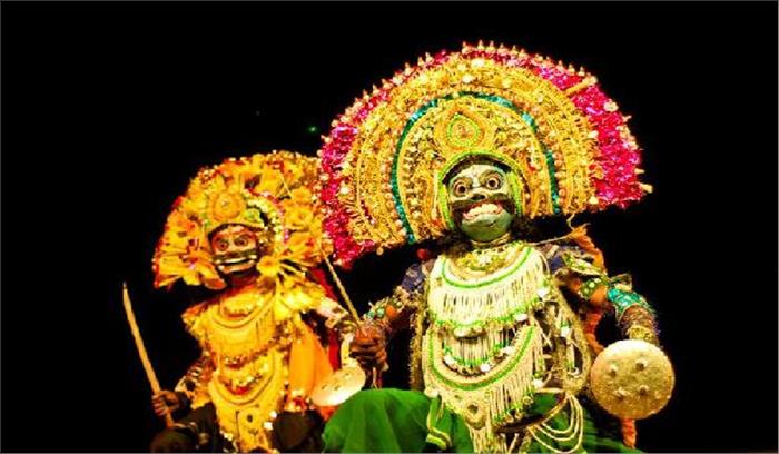 पुरूलिया के कलाकारों के नृत्य ने किया प्रभावित