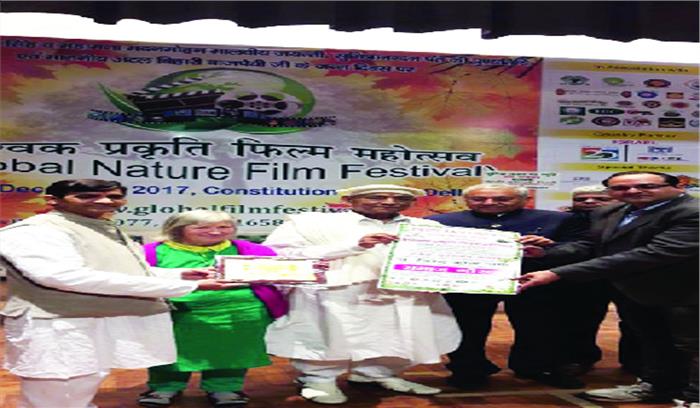 पिछले पन्द्रह वर्षों से पर्यावरण व मानव स्वाथ्य के लिए कर रहे हैं काम