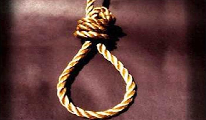 आर्थिक तंगी से परेशान महिला ने बेटी के साथ आत्महत्या का प्रयास किया