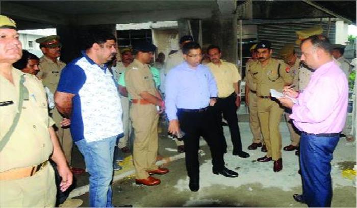 आग से जलकर राख हुई फैक्ट्री का आईजी ने किया दौरा, दिए निर्देश