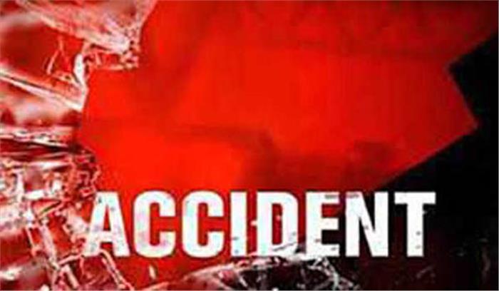 फिरोजाबाद में सड़क हादसे में दूल्हा समेत चार मरे