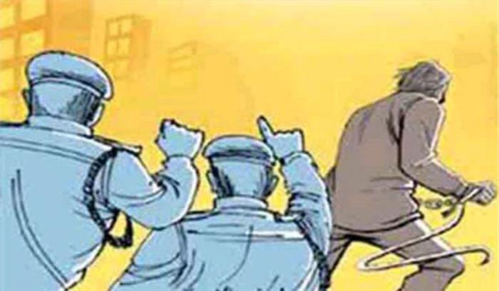 फिरोजाबाद में फरार पेशी पर लाया गया कैदी, 5 पुलिसकर्मी निलंबित : उप्र फिरोजाबाद में फरार पेशी पर लाया गया कैदी, 5 पुलिसकर्मी निलंबित : उप्र