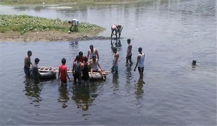 फिरोजाबाद में दो सगे भाईयों समेत तीन बच्चों की डूबने से मौत