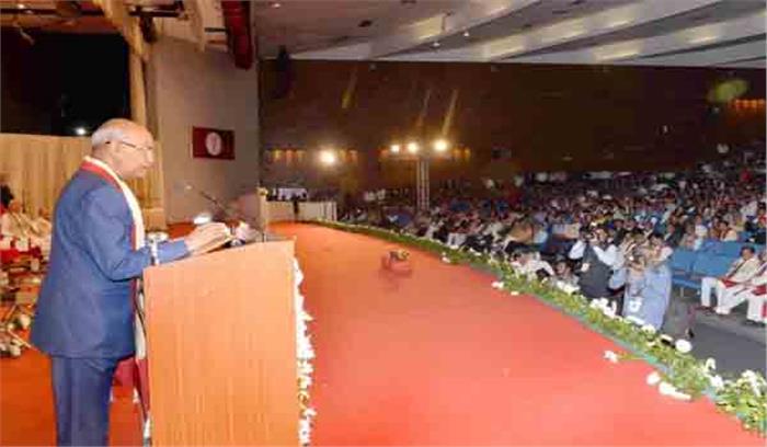 112 पहली महिलाओं को सम्मान जिन्होंने हदें पार कर सपना किया साकार