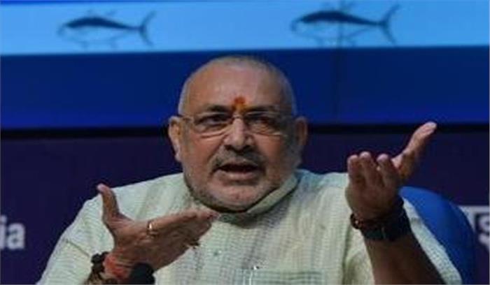 मछली, अंडे और मीट से नहीं फैलता कोरोना वायरस : गिरिराज सिंह