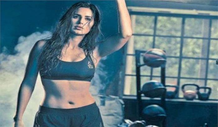 महिलाओं की फिटनेस के लिए कैटरीना का नया अभियान महिलाओं की फिटनेस के लिए कैटरीना का नया अभियान