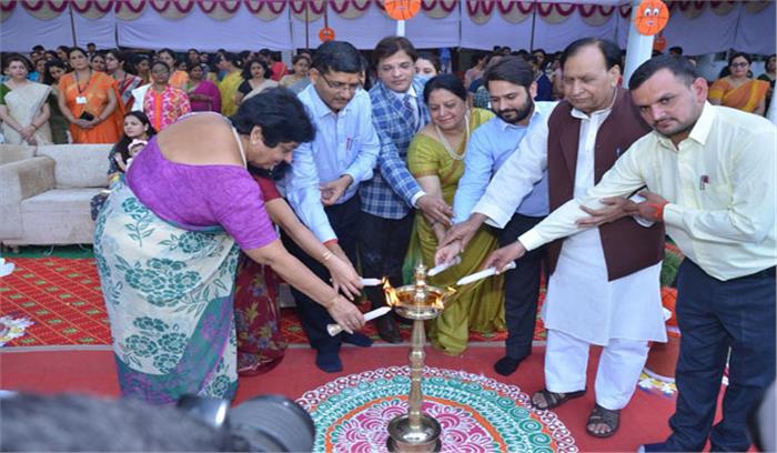 किताबों से दोस्ती सफलता का मूलमंत्र : रणबीर सिंह