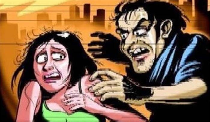 सहारनपुर में छेड़खानी के आरोपी को गंजा कर जूतों की माला पहनाकर घुमाया