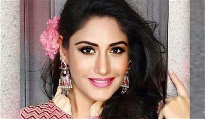  सुरभि चंदना इश्कबाज के सेट पर बनी टीचर 