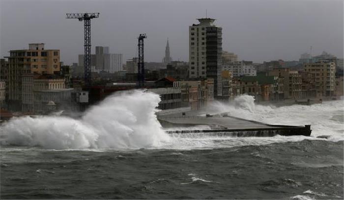 तूफान इरमा ने किया  फ्लोरिडा तट को पार