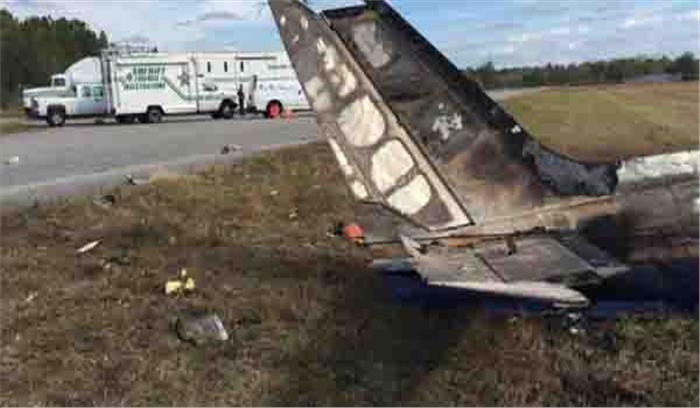 अमेरिका: फ्लोरिडा के हवाईअड्डे पर विमान हुआ दुर्घटनाग्रस्त अमेरिका: फ्लोरिडा के हवाईअड्डे पर विमान हुआ दुर्घटनाग्रस्त