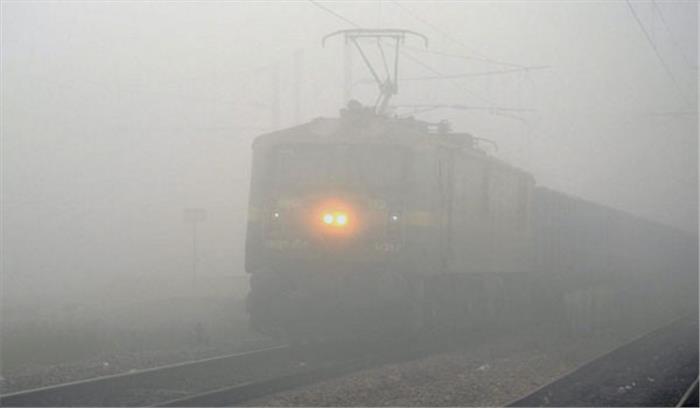 दिल्ली में कोहरे के कारण 28 ट्रेनें रद्द