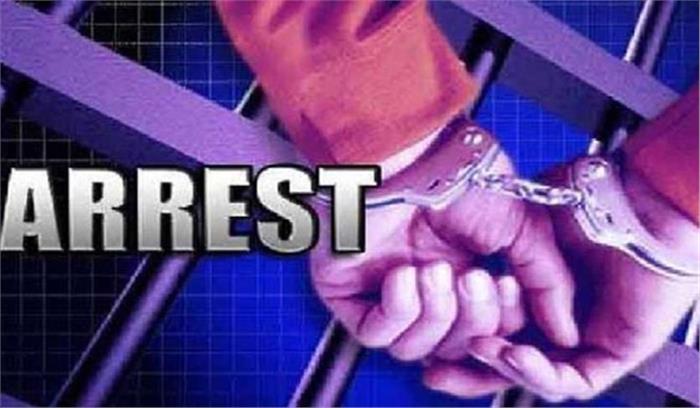 विदेशी मुद्रा के साथ 2 शातिर चोर गिरफ्तार