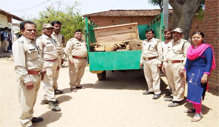 27 हजार की इमारती लकड़ी जब्त