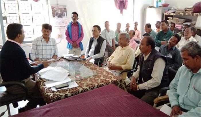 वनवासियों को शीघ्र ही वन अधिकार पट्टा देने पर जोर