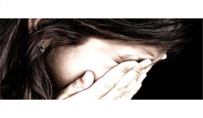 नाबालिग किशोरी से दुष्कर्म नाबालिग किशोरी से दुष्कर्म