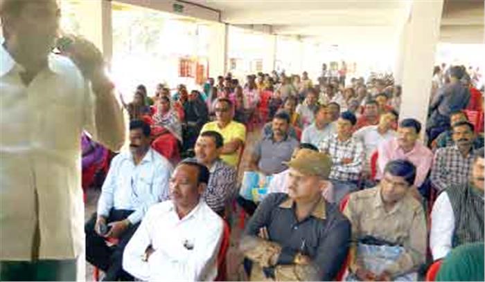 अफसरों के खिलाफ वन कर्मियों का फूटा गुस्सा अफसरों के खिलाफ वन कर्मियों का फूटा गुस्सा