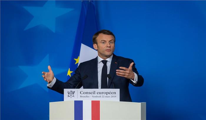 राष्ट्रपति इमैनुएल मैक्रों ने देशव्यापी हड़ताल के बीच पेंशन छोड़ी