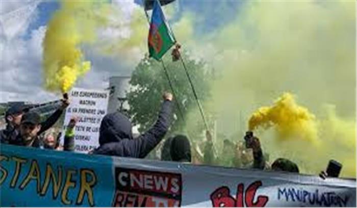 पेरिस में 20 से अधिक स्टेशन , सबवे बंद