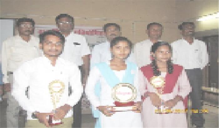 मौलिक कर्तव्यों पर आयोजित हुई निबंध प्रतियोगिता