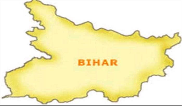 उग्र लोगों को नियंत्रित करने के लिए पुलिस ने चलाई गोली, एक की मौत