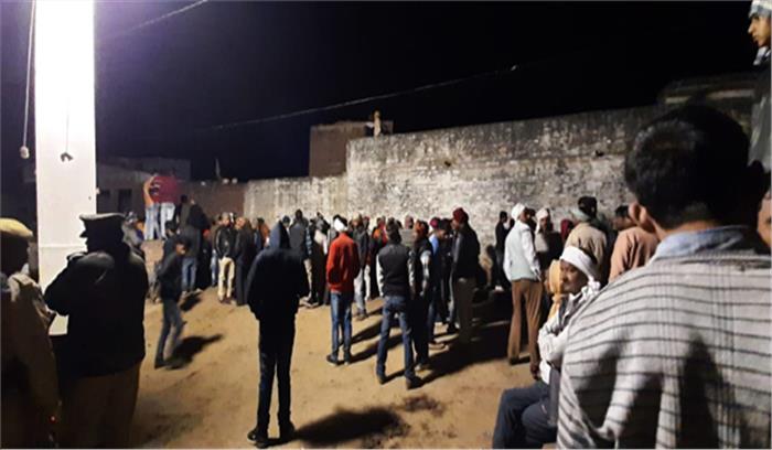 फर्रुखाबाद : पड़ोसियों से दुश्मनी के कारण सिरफिरे ने बनाया बच्चों को बंधक