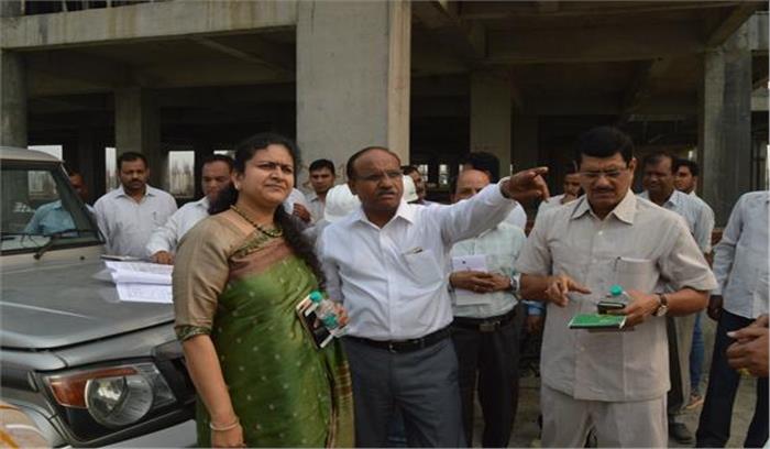 जीडीए उपाध्यक्ष ने मधुबन बापूधाम आवासीय योजना के निर्माणधीन भवनों का निरीक्षण किया