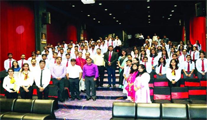 प्रबंधन के छात्र जापान की नवचार व्यवसायिक नीतियों से हुए अवगत