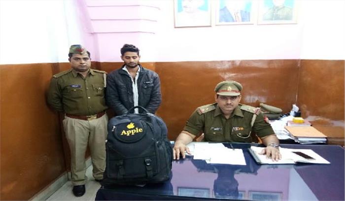 रेलगाड़ियों में शराब तस्करी करने वाला युवक पकड़ा गया