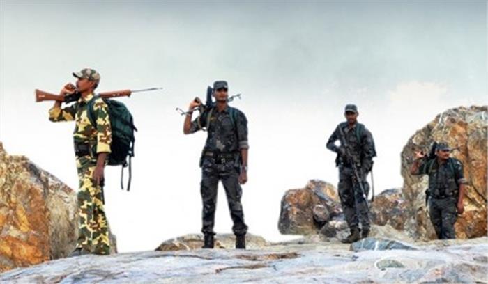 गढ़चिरौली में मुठभेड़, 3 महिलाओं समेत 5 नक्सली ढेर