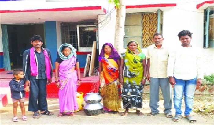 जुए की रकम नहीं देने पर हुक्का पानी बंद किया