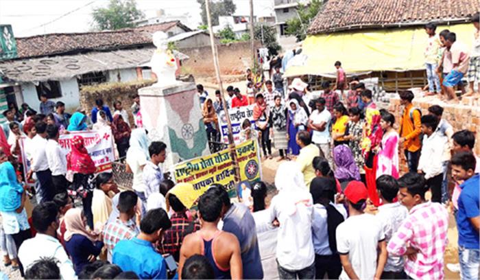 गांधी जयंती पर लगा शिविर