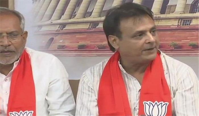 दिग्गज नेता जवाहर चावड़ा ने दिया कांग्रेस से इस्तीफा, हुए भाजपा में शामिल दिग्गज नेता जवाहर चावड़ा ने दिया कांग्रेस से इस्तीफा, हुए भाजपा में शामिल