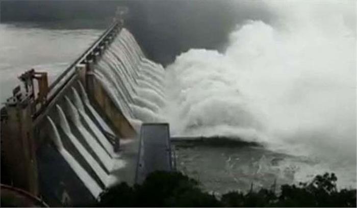 गांधीसागर बांध पूरी तरह सुरक्षित : त्रिवेदी गांधीसागर बांध पूरी तरह सुरक्षित : त्रिवेदी