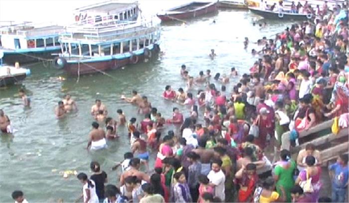 गंगा दशहरा पर भक्तों का उमड़ा जनसैलाब, लगा लंबा जाम