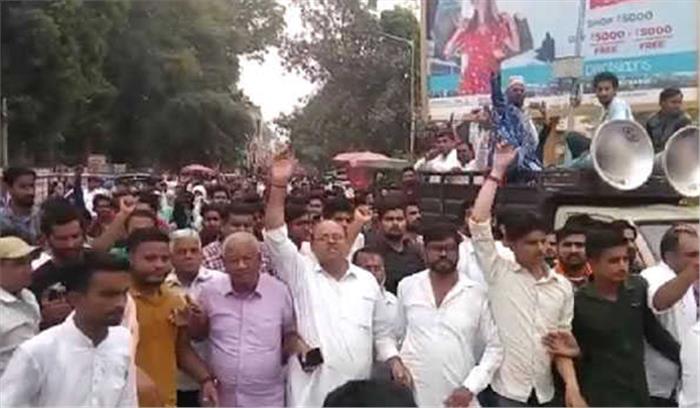 गंगनहर में पानी के उताव चढ़ाव से रुष्ट किसानों ने किया प्रदर्शन