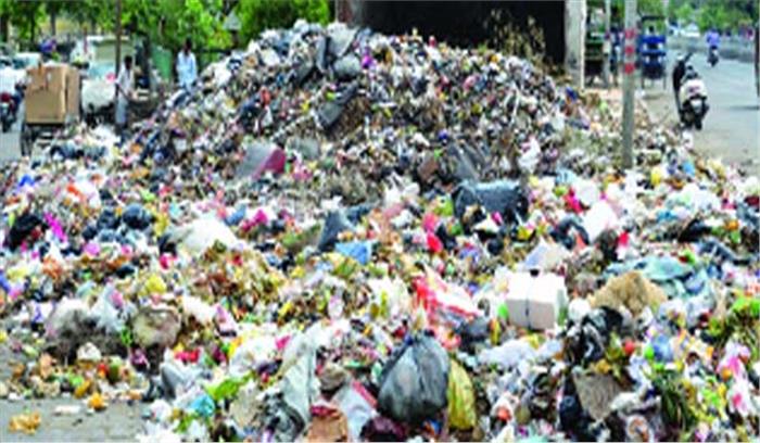 कचरा बना राजनीतिक दलों के लिए अखाड़ा कचरा बना राजनीतिक दलों के लिए अखाड़ा