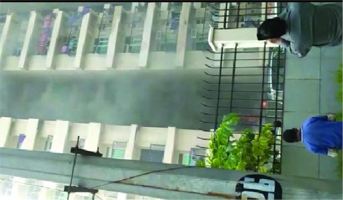 सोसायटी में लगी आग, तीन फ्लैटों में हुआ नुकसान