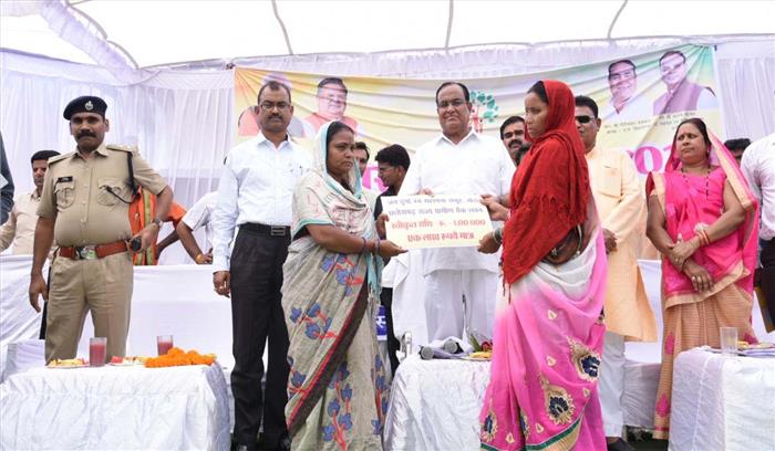 विस अध्यक्ष शामिल हुए स्व-सहायता समूह सम्मेलन में