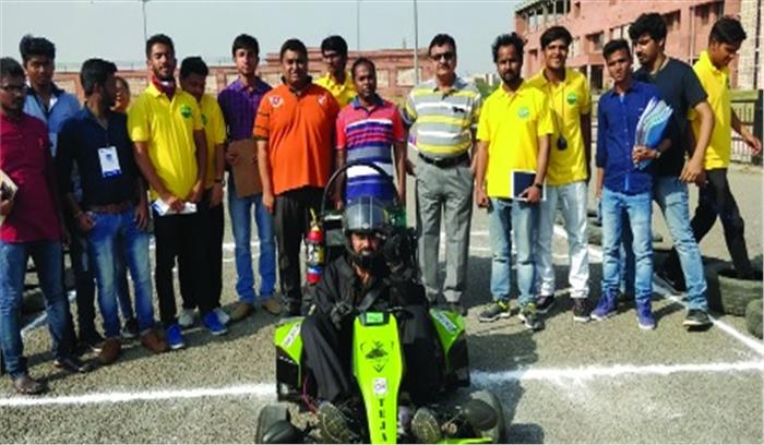 ईको कार्ट प्रतियोगिता में प्रतिभागियों ने अपने वाहनों का किया प्रदर्शन