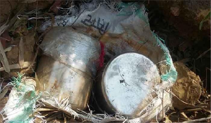 बिहार: ,गया में चार केन बम बरामद