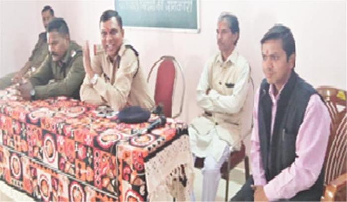 छात्रों को यातायात नियमों की दी गई जानकारी 