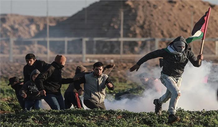 पूर्वी गाजा में इजरायल के खिलाफ प्रदर्शन में 30 फिलिस्तीनी घायल