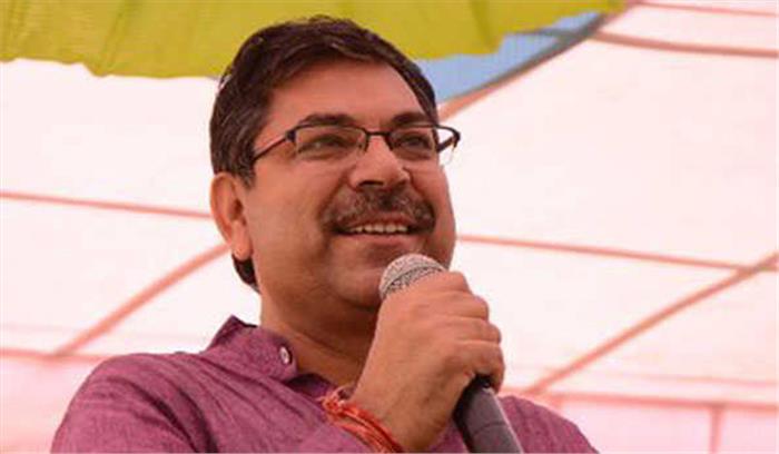 गहलोत दिल्ली में हाजिरी लगाने में व्यस्त हैं, राज्य में किसान बेहाल हैं : पूनियां