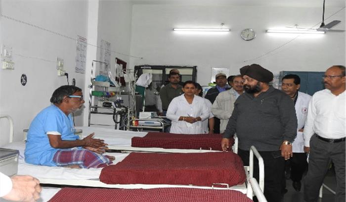 महाप्रबंधक ने रेल चिकित्सालय का किया निरीक्षण