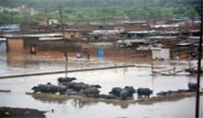 गाजियाबाद की हाउसिंग सोसायटी में घुसा सीवर का पानी