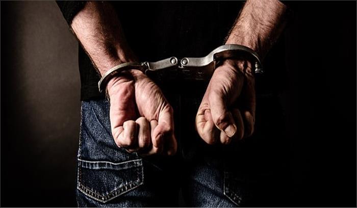 महिला यात्रियों के पर्स व मोबाइल चोरी करने वाले दो चोर गिरफ्तार