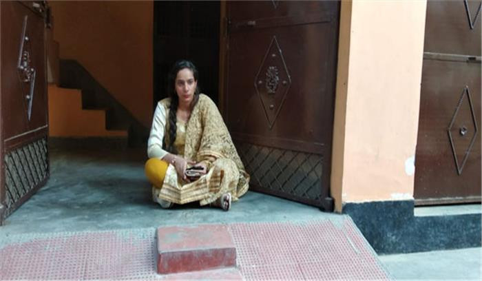 दहेज की मांग पूरी न होने पर बहू को घर से निकाला दहेज की मांग पूरी न होने पर बहू को घर से निकाला